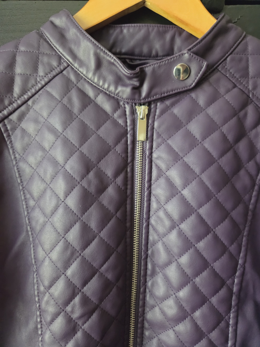 Women's New York & Company Quilted Purple Faux Leather Jacket ~ Size Large - Picture 2 of 7